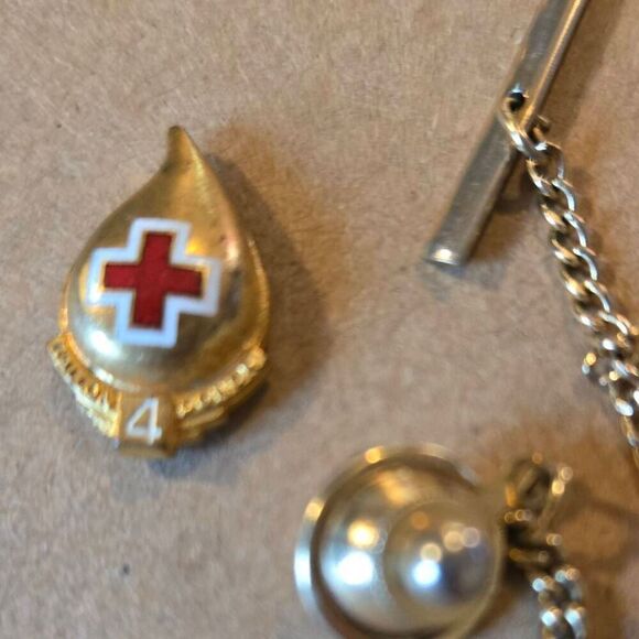Vintage Red Cross Pins & Tie Tack Lapel Pin Set - Picture 5 of 6